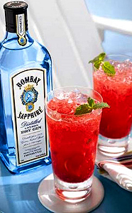 Коктейль в честь Дня независимости от бренда Bombay Sapphire