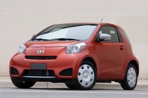 Scion iQ 2012 года: самый маленький среди маленьких