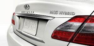 M35 Hybrid - первый  гибридный автомобиль Infiniti 